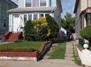 9407 207th St, Queens Village, NY 11428