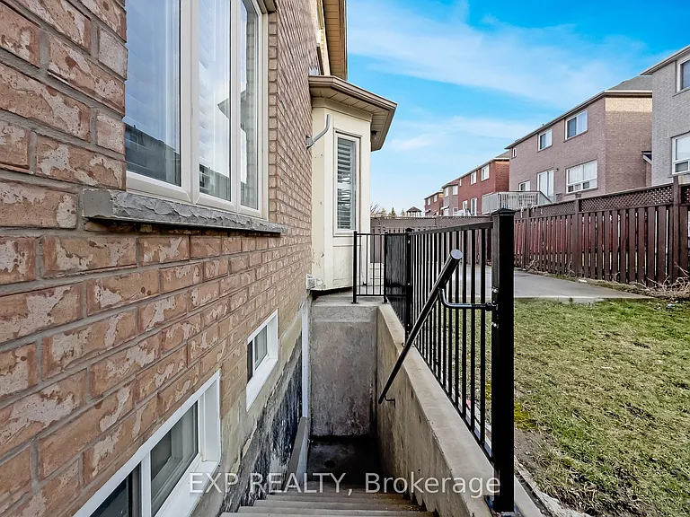 50 Marbleseed Cres #BASEMENT — Photo 9