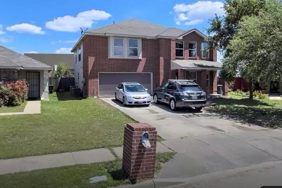 1st image of 208 Dakota Ridge Dr