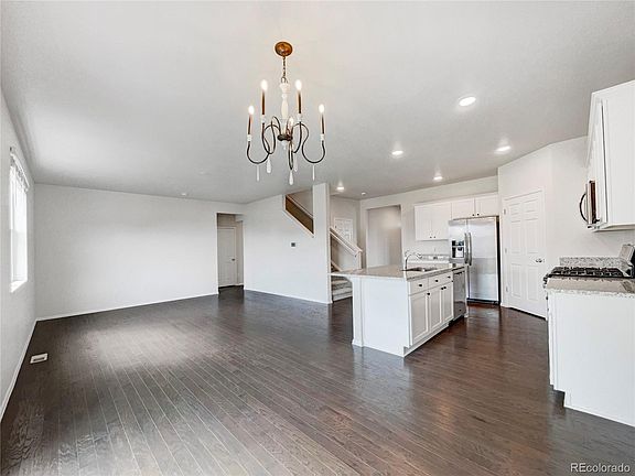3rd image of 1667 Whitely Drive