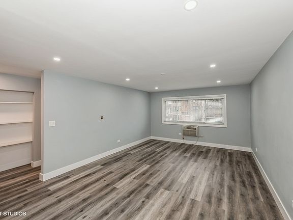 3rd image of 414 N Scoville Ave #28