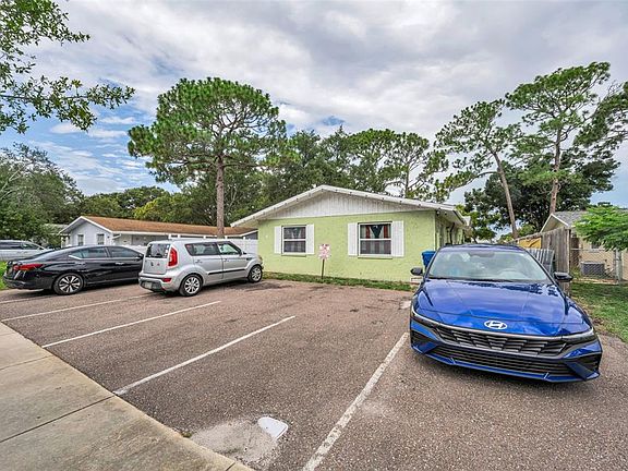 2nd image of 906/908 LAKE PALMS DRIVE
