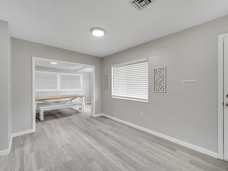390 Needle Blvd — Photo 7