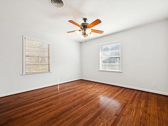 3rd image of 4802 Holly St #4802
