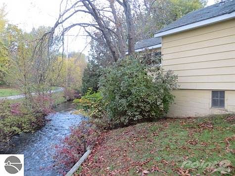 3rd image of 131 S Livingston St