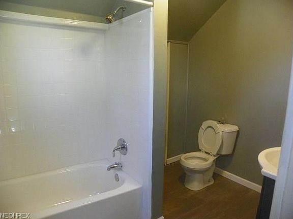 large full modern bath up