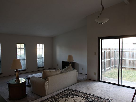 3rd image of 205 Park Meadow Way