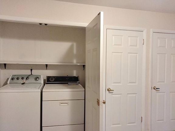 4th image of 115 Maybury Ave