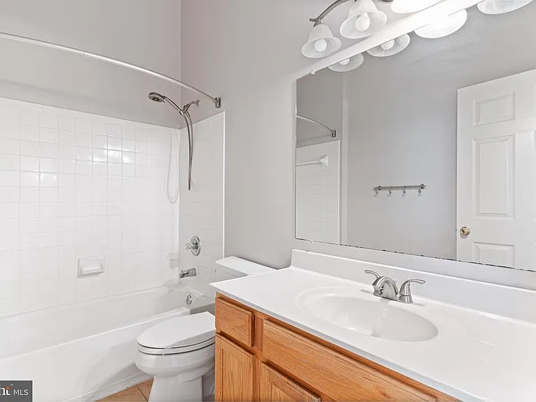 8212 Silverton Ct — Photo 30