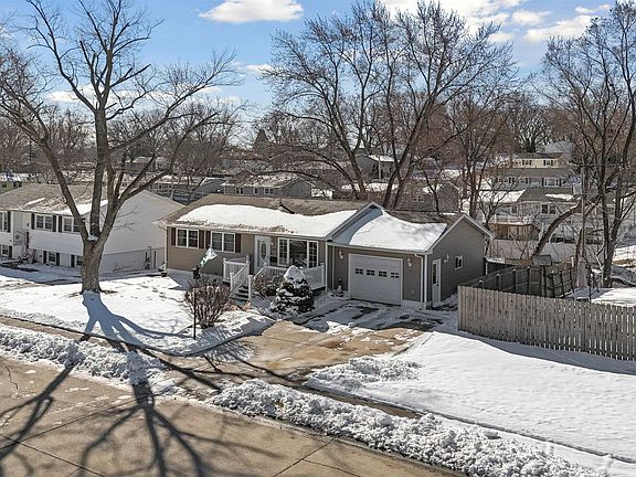 3rd image of 309 Northbrook Dr