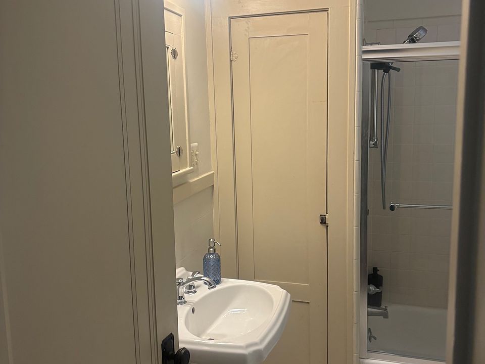1026 Batavia Ave #2, photo 6