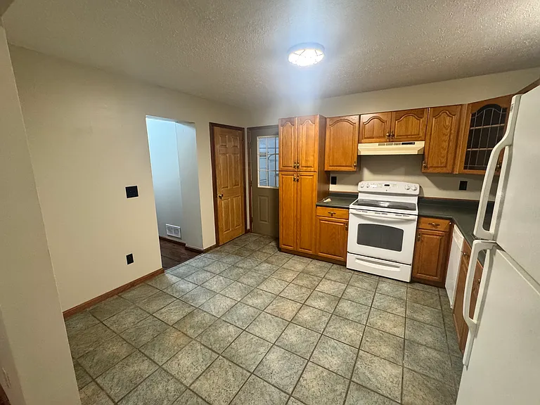 13 E Patrician Ct — Photo 3