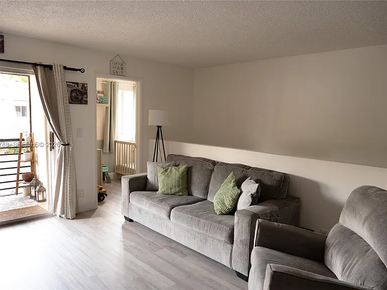 508 Gardens Dr #202 — Photo 6