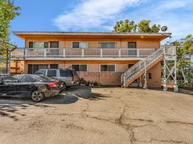 1738 E 24th St, Oakland, CA