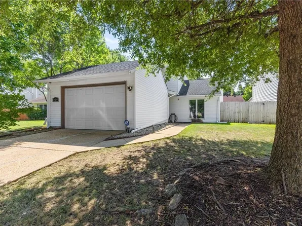 820 Crashaw St, Virginia Beach, VA 23462