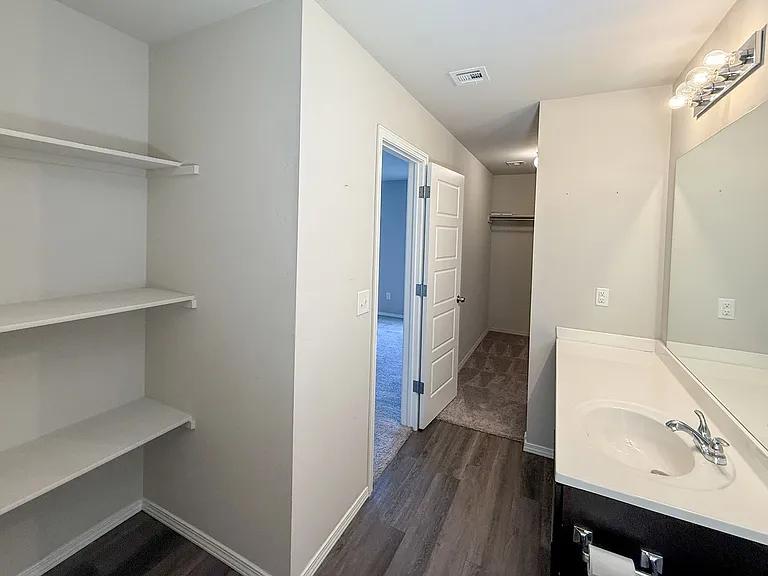 528 Fox Burrow Ln — Photo 16