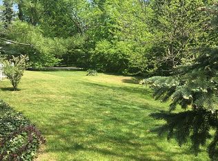 162 Union St, Douglas, MI 49406