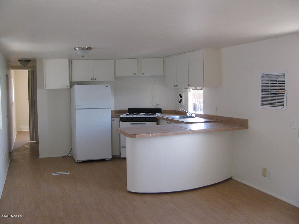 1st image of 1716 W Hegel Ln APT 4