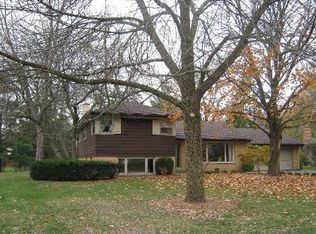 304 N Macarthur Blvd, Mount Prospect, IL 60056