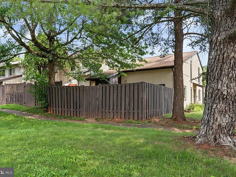129 Willow Pl — Photo 18
