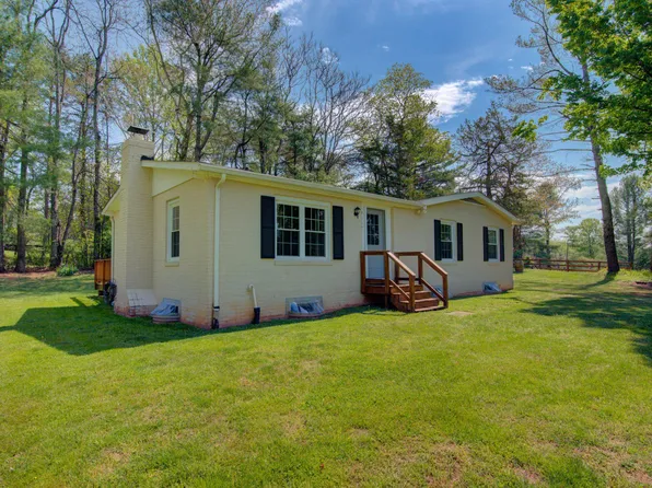 9452 Piney Mountain Rd, Warrenton, VA 20186
