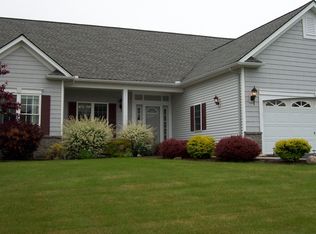 1090 Channing Woods Dr, Webster, NY 14580