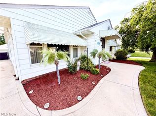 32125 Densmore Rd, Willowick, OH 44095