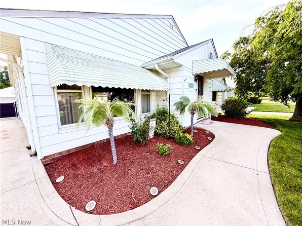 32125 Densmore Rd, Willowick, OH 44095