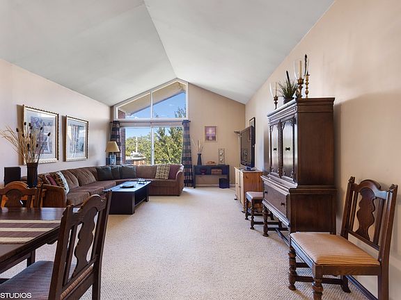 4th image of 6961 N Oakley Ave APT 405