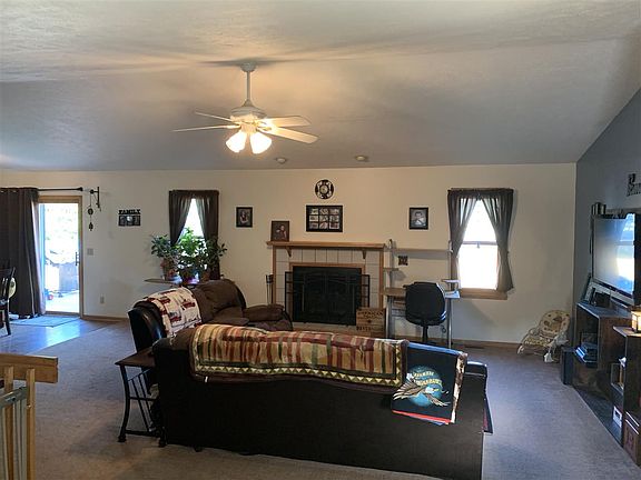 3rd image of 506 Dickerson Dr