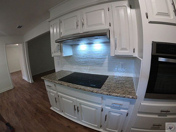 5th image of 52 Lanshire Dr