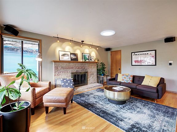 The upstairs has gleaming hardwood floors. 