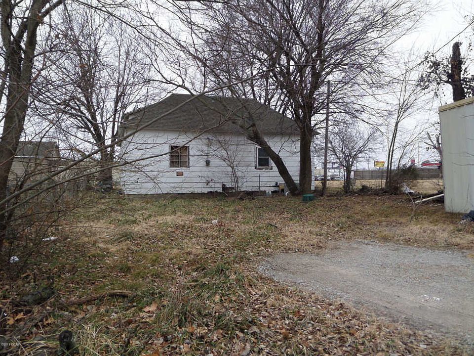 2nd image of 3035 E 12th St