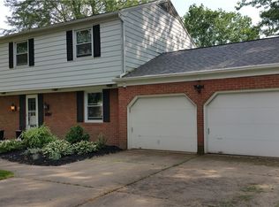 6104 Wiclif St NE, Canton, OH 44721