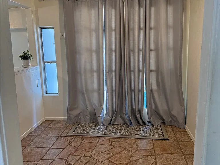 11286 1/2 San Mateo Dr #1 — Photo 5