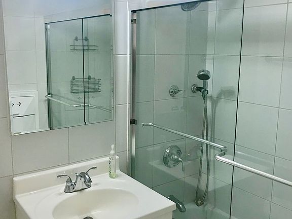 3rd image of 1523 2nd Ave #16E