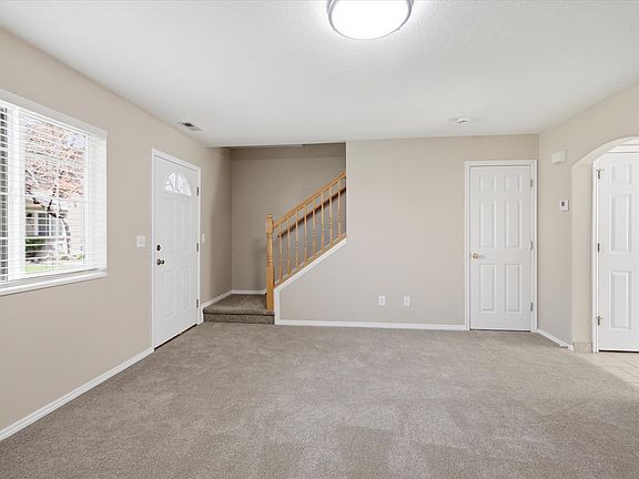 5th image of 140 Penny Ln