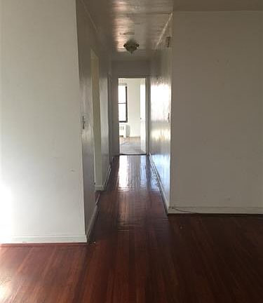 5th image of 165 Vroom St #204