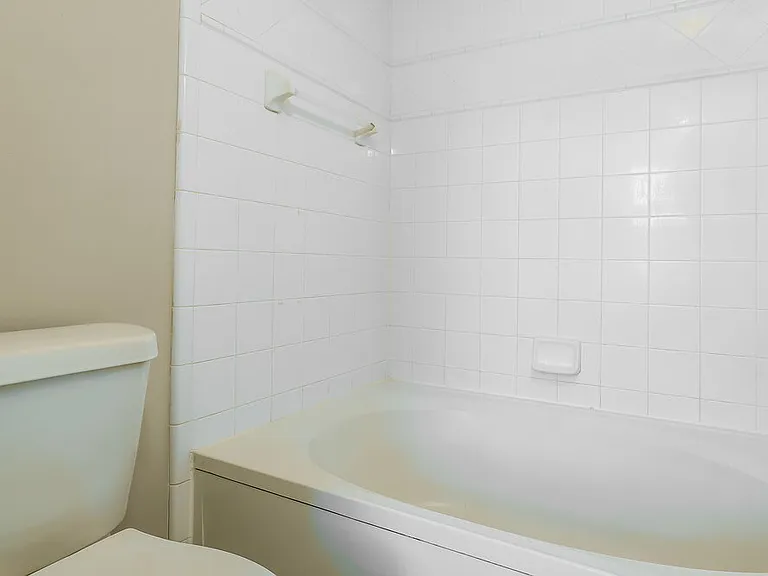 1126 E Brookwood Bluff Rd — Photo 16