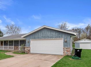 8710 Caldwell Rd, Mukwonago, WI 53149