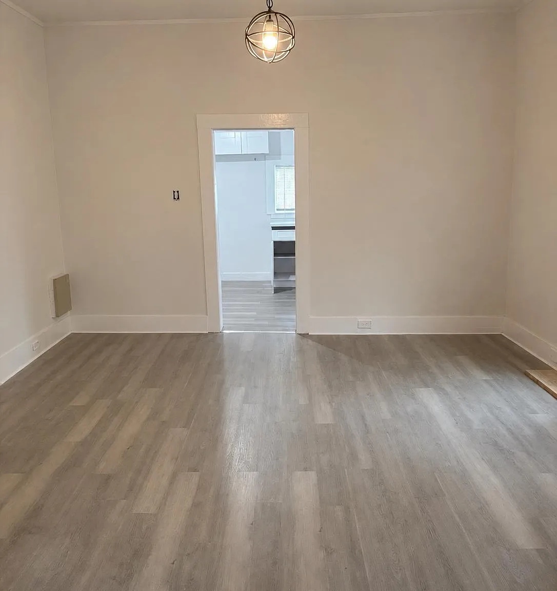 2 bed, 1.0 bath, $1,100 — Photo 3