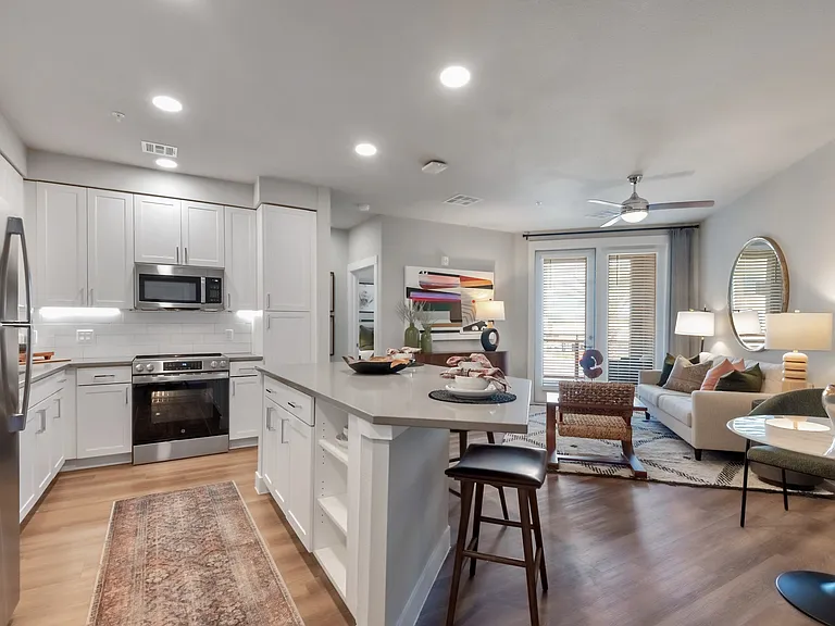 Seven Oaks — Photo 10