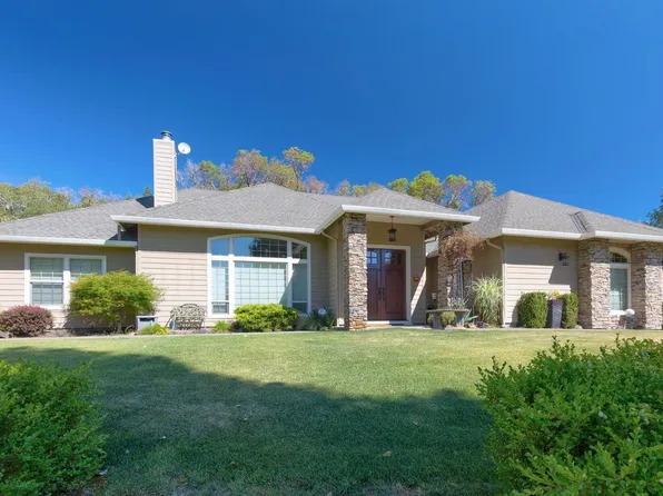 212 Isabella Ln, Grants Pass, OR 97526