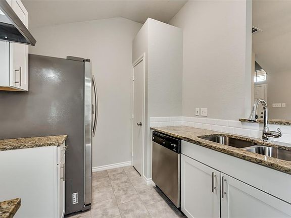 3rd image of 1030 Port Neches Dr