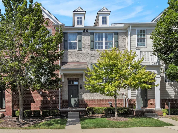 27912 Middleton Dr, Novi, MI 48377