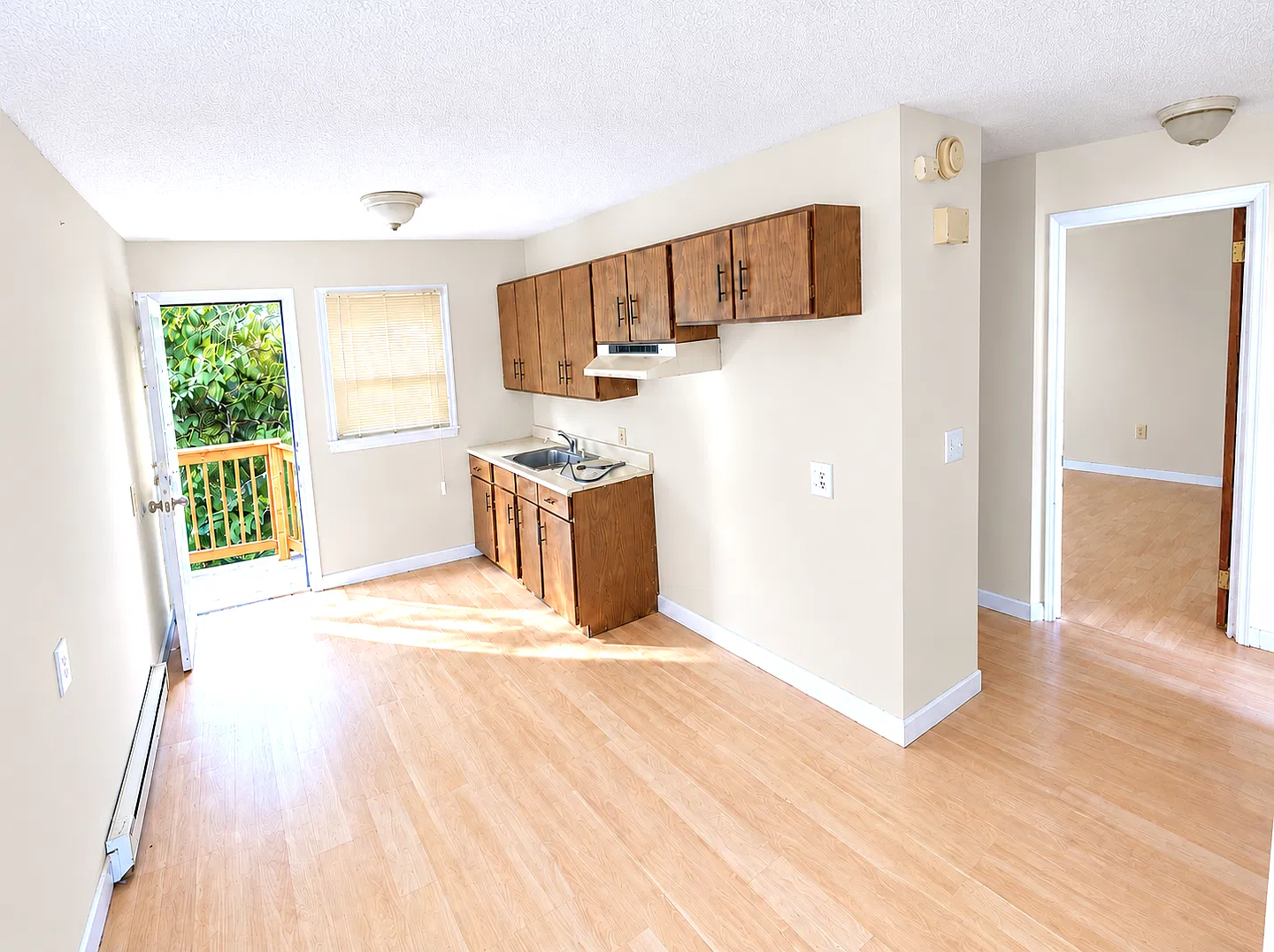 34 Royal Oak Dr — Photo 2