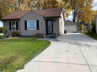 35452 Ellen St, Clinton Township, MI