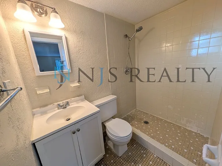 9520 Gray Fox Ln — Photo 10