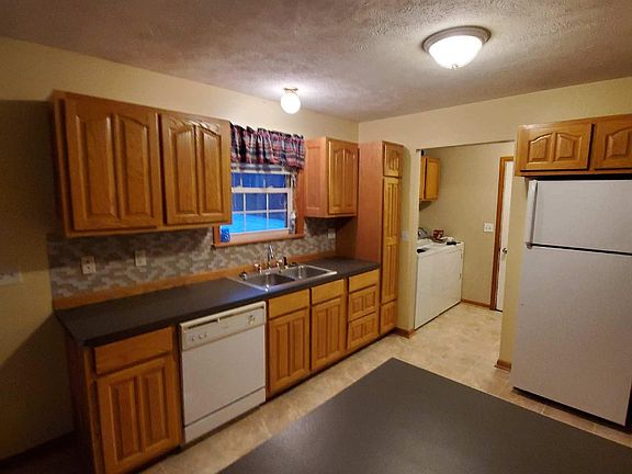 5th image of 10601 W Colby Rd