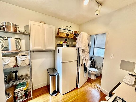 4th image of 20 Stillman St APT 4F